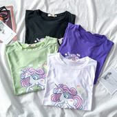 Καθημερινή γυναικεία μπλούζα με στρογγυλή λαιμόκοψη και εφαρμογή Unicorn