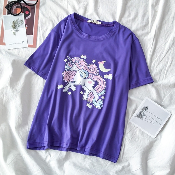 Καθημερινή γυναικεία μπλούζα με στρογγυλή λαιμόκοψη και εφαρμογή Unicorn
