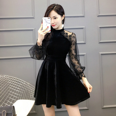 Moodne naiste kleidilõikeline sametist ja pitsist mudel