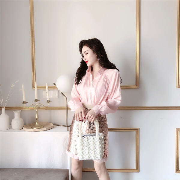 Új modell rövid női szoknya flitterekkel és tüllel