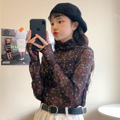 Kolmes värvitoonis moodne kõrge kraega naiste pluus