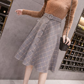 Praegune naiste seelik kolme värvi lõikega nööpidega mudel