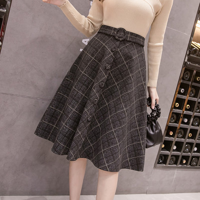 Praegune naiste seelik kolme värvi lõikega nööpidega mudel