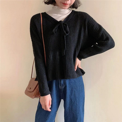 Női alkalmi blúz több színben, spitz nyakkivágással