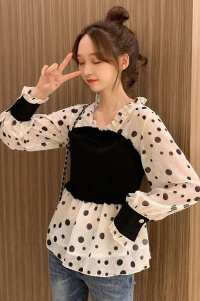 Moodne naiste täpiline pikkade varrukate ja spitsikaelusega pluus