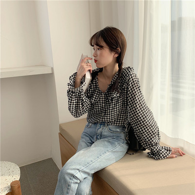 Aktuális női kockás ing két színben, spitz nyakkivágással