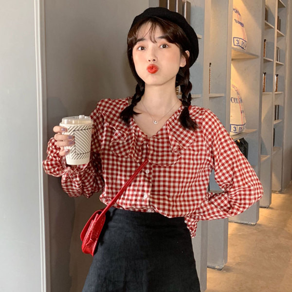 Aktuális női kockás ing két színben, spitz nyakkivágással