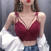 Naiste aktuaalne rinnahoidja õhukeste rihmadega erinevates värvides