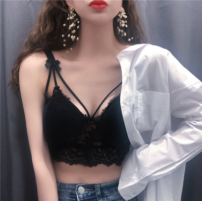 Naiste aktuaalne rinnahoidja õhukeste rihmadega erinevates värvides