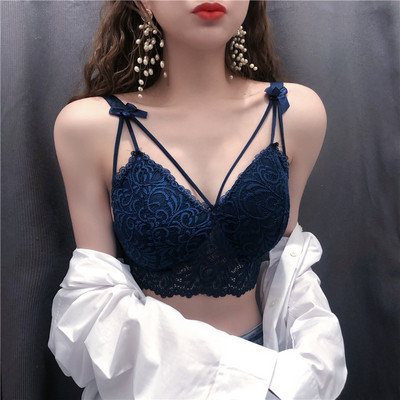 Naiste aktuaalne rinnahoidja õhukeste rihmadega erinevates värvides