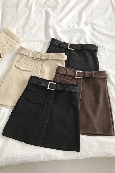 Naiste vabaaja seelik neljas värvitoonis koos vööga