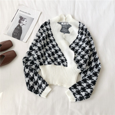 Καθημερινή γυναικεία κοντή μπλούζα με λαιμόκοψη