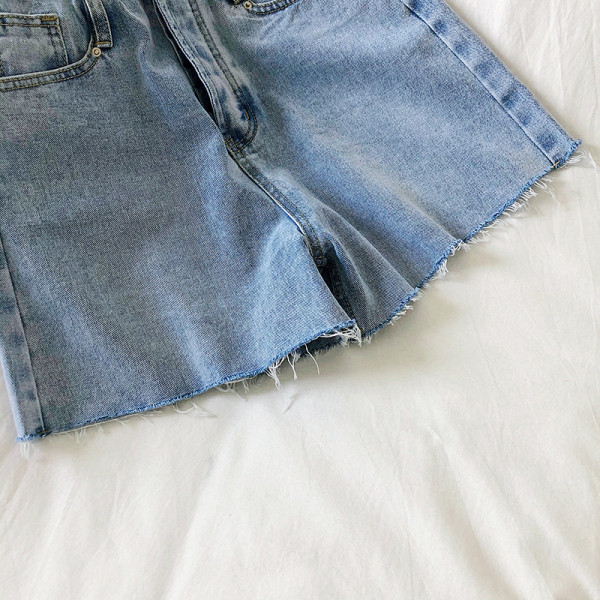 Sinise ja musta värvi vabaaja naiste lühikesed püksid