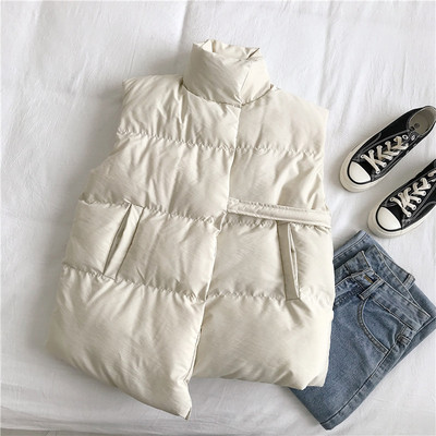 Naiste moodne kolmevärviline taskutega vest