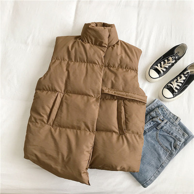 Naiste moodne kolmevärviline taskutega vest