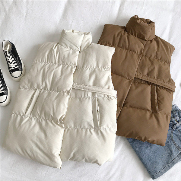 Naiste moodne kolmevärviline taskutega vest