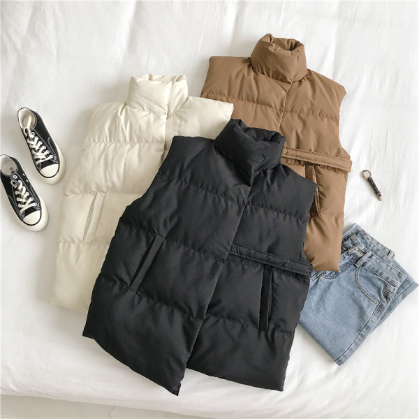 Naiste moodne kolmevärviline taskutega vest