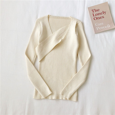 Naiste vabaaja pluus neljas värvitoonis spitsikaelusega