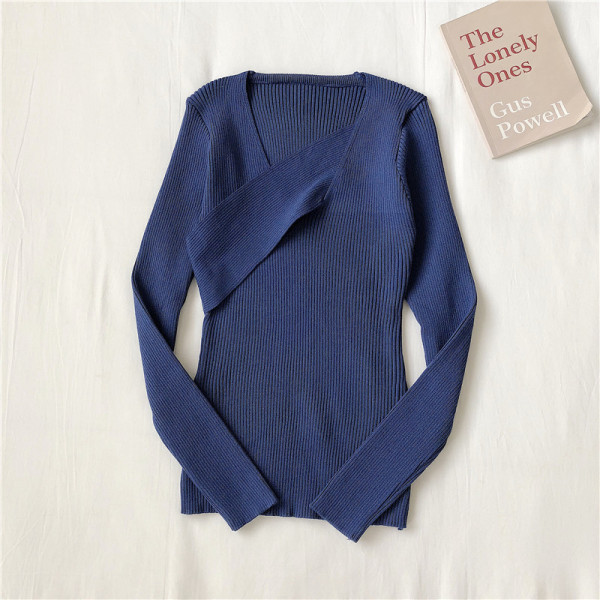 Naiste vabaaja pluus neljas värvitoonis spitsikaelusega