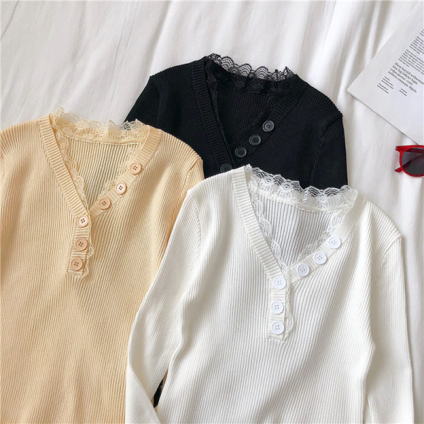 Naiste aktuaalne pluus kolmes värvitoonis nööpide ja pitsiga