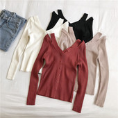 Naiste liibuv pluus, spits kaelusega ja nööpidega