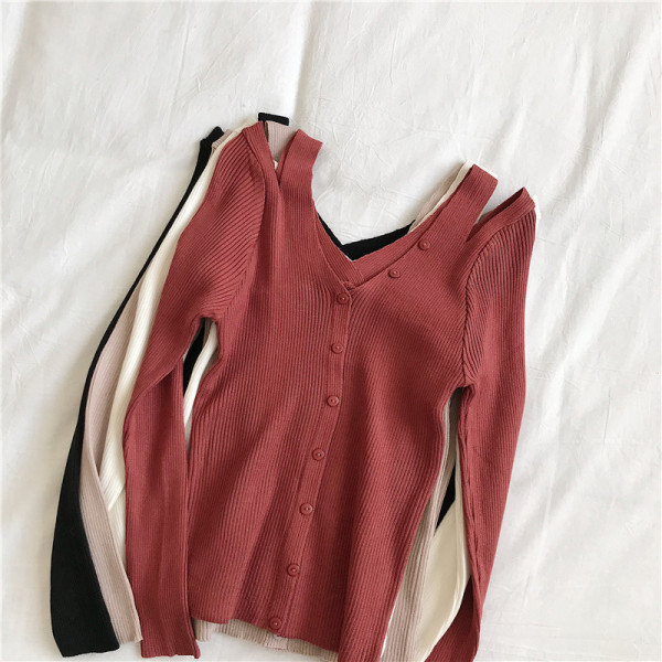 Naiste liibuv pluus, spits kaelusega ja nööpidega