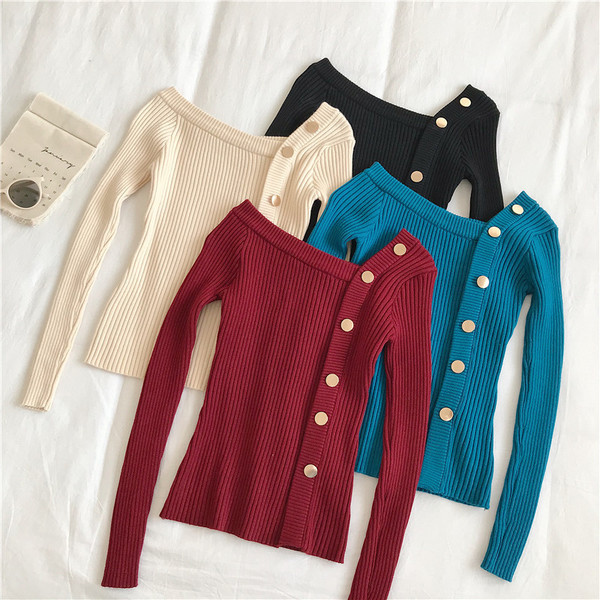 Női blúzos modell gombokkal