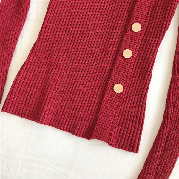 Női blúzos modell gombokkal