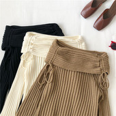 Naiste moodne kolme värvi lipsudega pluus