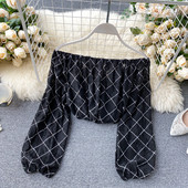 Női csipkeblúz kerek nyakkivágással és széles ujjakkal