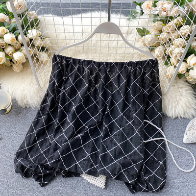 Női csipkeblúz kerek nyakkivágással és széles ujjakkal