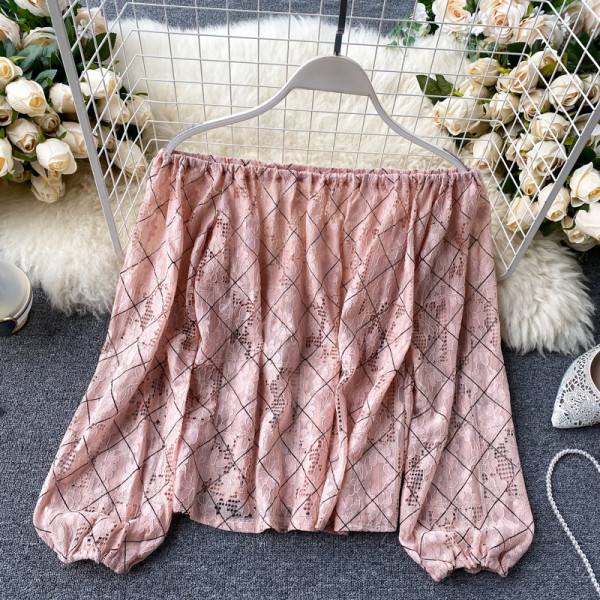 Női csipkeblúz kerek nyakkivágással és széles ujjakkal