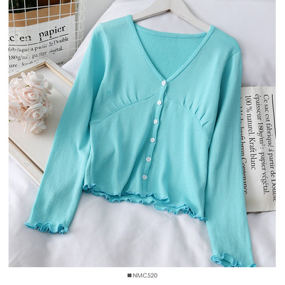 Naiste vabaaja nööpide ja lokkidega kardigan