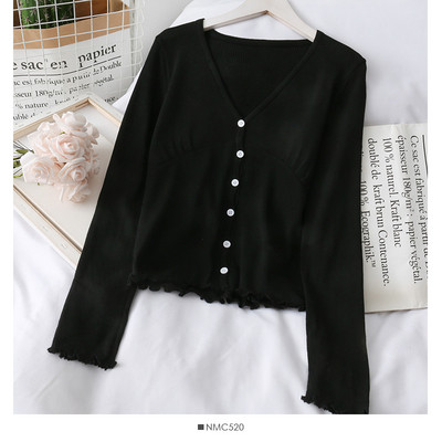 Naiste vabaaja nööpide ja lokkidega kardigan