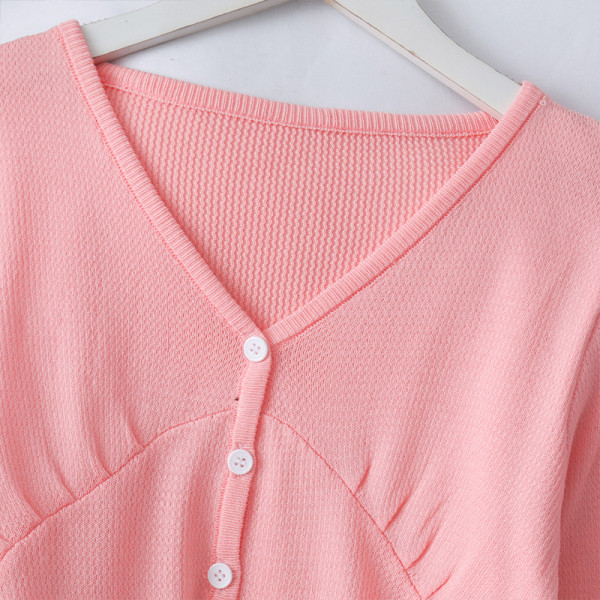 Naiste vabaaja nööpide ja lokkidega kardigan