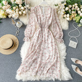 Alkalmi női ruha gumírozott derékkal, virágmintával