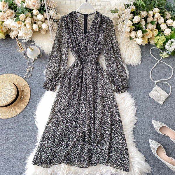 Alkalmi női ruha gumírozott derékkal, virágmintával