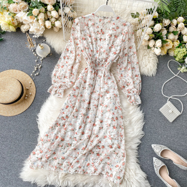 Alkalmi női ruha gumírozott derékkal, virágmintával