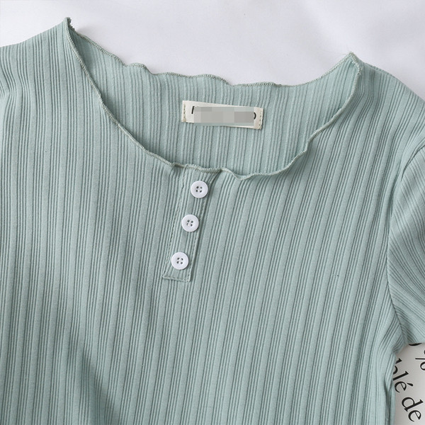 Naiste vabaaja lühikeste varrukate ja nööpidega pluus