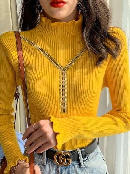 Μοντέρνο γυναικείο πουλόβερ  με ημι-ψηλό κολάρο και διακόσμηση πέτρες