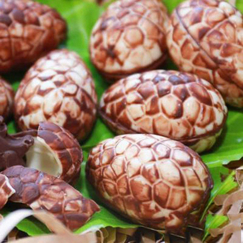 3D kujund šokolaadimunade valmistamiseks mõõtudega 10,5 * 7 * 7 cm