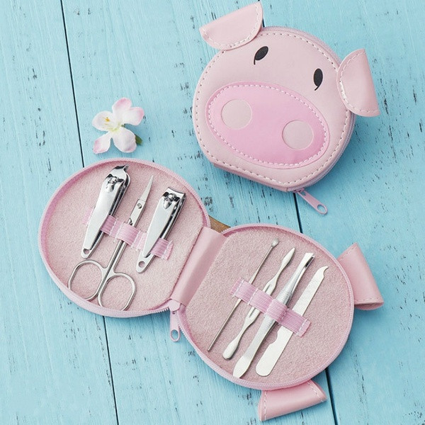 Set of seven parts for manicure + storage case in the form of various animals