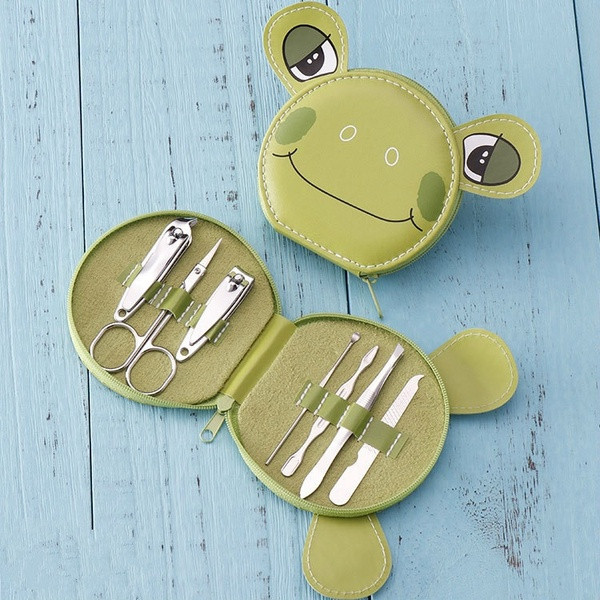 Hét részből álló készlet manikűrhöz + tárolótáska különféle állatok formájában