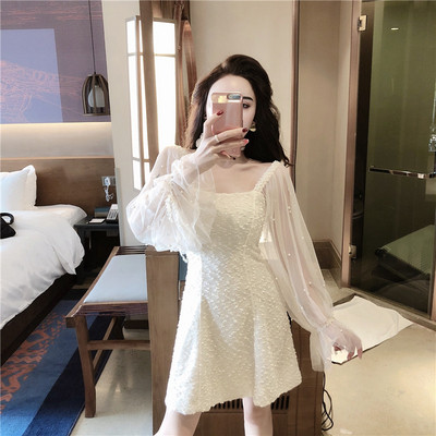 Elegantne laiade tüllvarrukatega naiste kleit