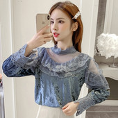 Stiilne naiste sametpluus tülli ja pitsi elementidega