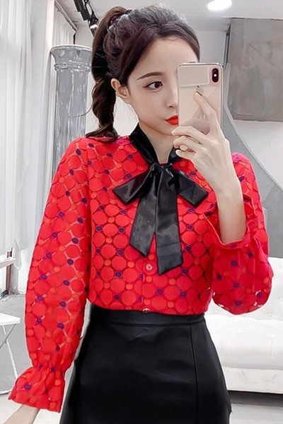 Elegantne naiste särk laiade varrukate ja paelaga kraega