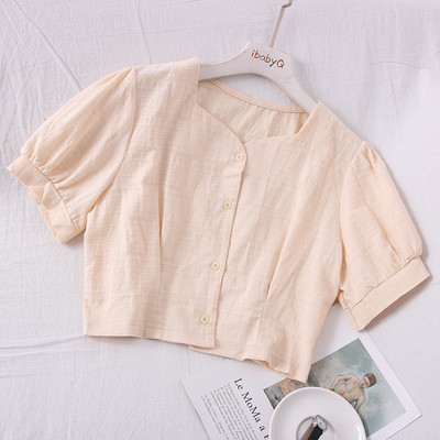 Moodne naiste särk spits-kaelusega, lühikeste varrukate ja nööpidega