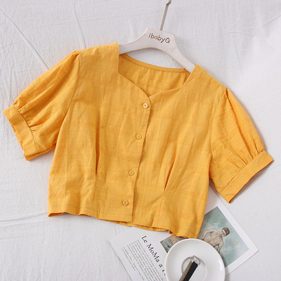 Moodne naiste särk spits-kaelusega, lühikeste varrukate ja nööpidega