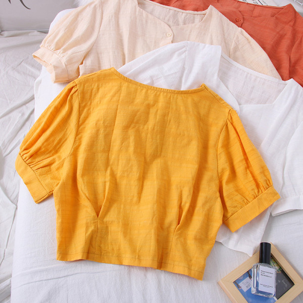 Moodne naiste särk spits-kaelusega, lühikeste varrukate ja nööpidega