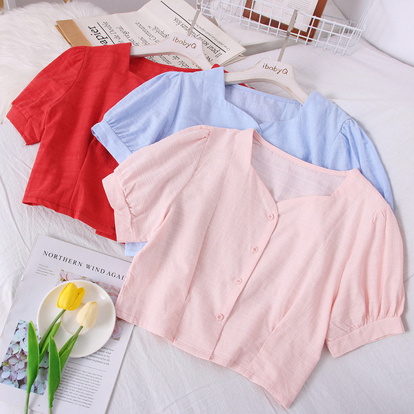 Moodne naiste särk spits-kaelusega, lühikeste varrukate ja nööpidega